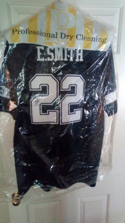 Emmett Smith sighned authentic jersey never worn mint condition