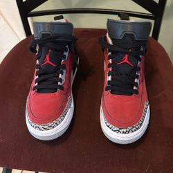 Boys Jordan Size 5, Great Shape