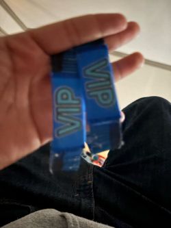 TWO VIP WRISTBAND HEAD TRIP