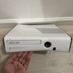 Xbox 360 With a Bunch Of Games