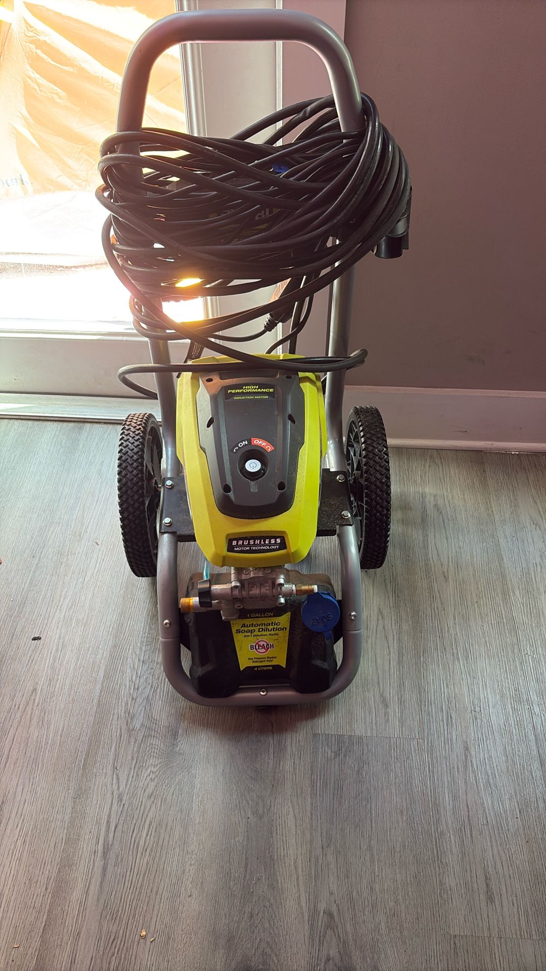 High performance RYOBI Pressure Washer - With Attachments