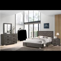 Brand New  6pcs . Queen Bedroom Set 