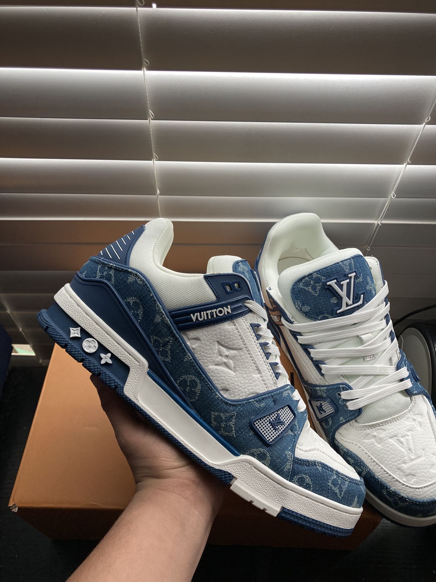 Lv Trainers Blue With White