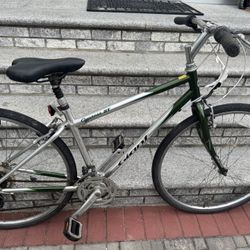 Giant Mountain Bike 26" In Good Condition 