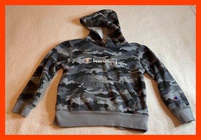 Champion Gray Black Camouflage Long Sleeve Hooded Pullover Sweatshirt Youth Size 7