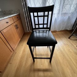 Free- Moving Sale-Table and 4 Chairs