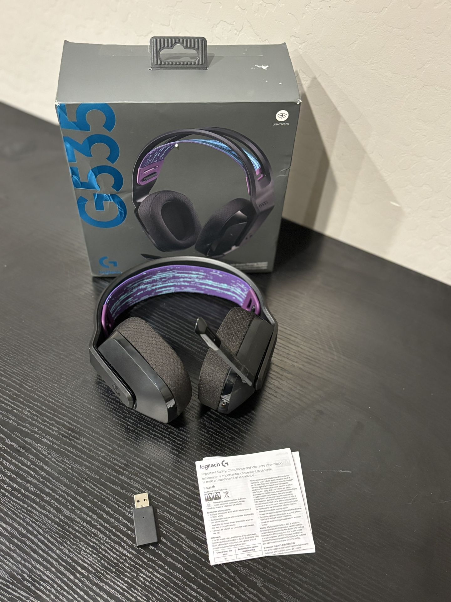 Logitech G535 Lightspeed Wireless Gaming Headset Black + USB Dongle Open box item appears new may have been used once or twice. Experience the ultim