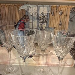 Princess House/Highlights/4 Wine Glasses