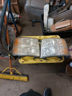 2008 Chevrolet 2500 HD Factory Used Headlight Assemblies 