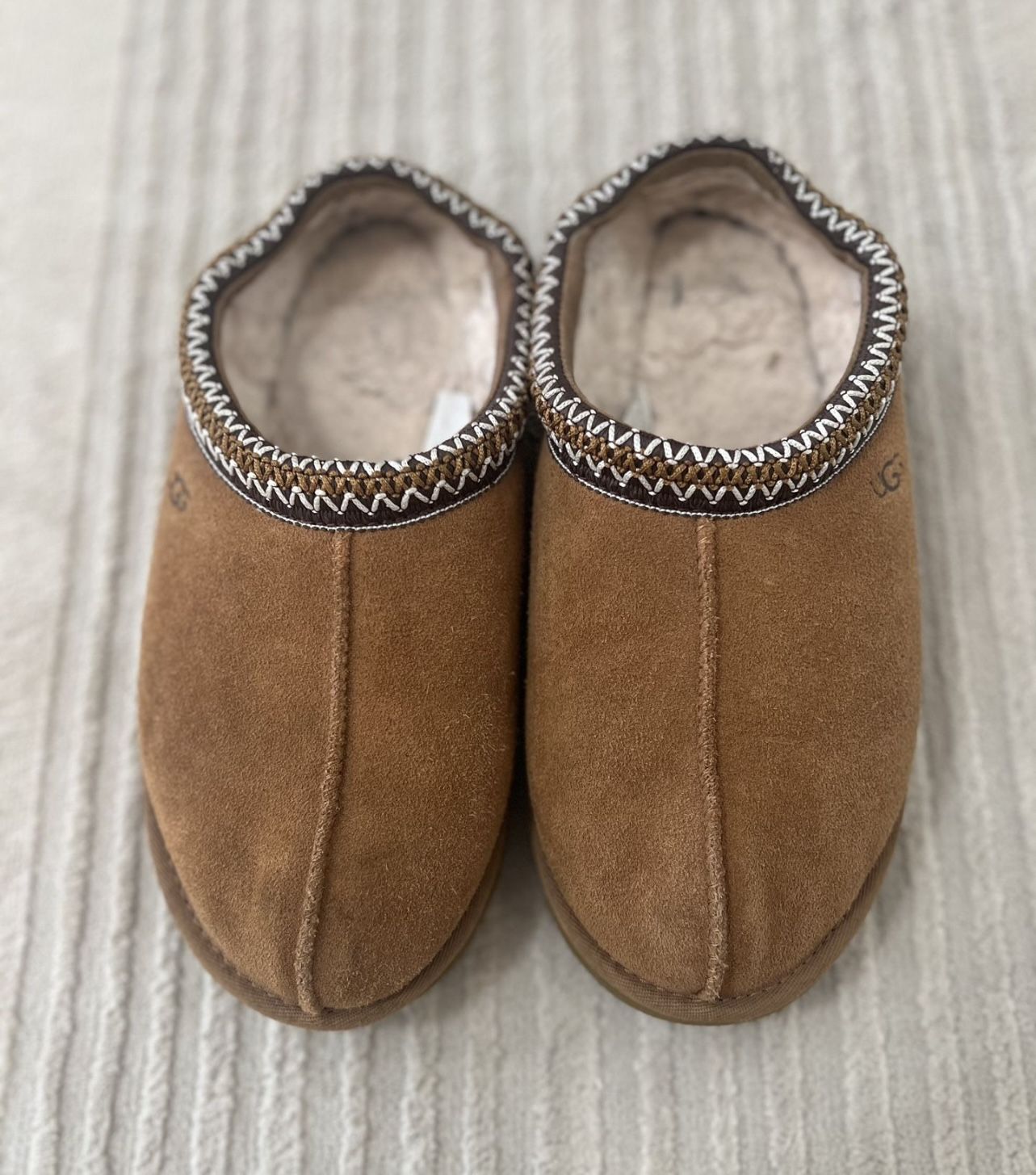 Women’s Ugg Slippers size 6