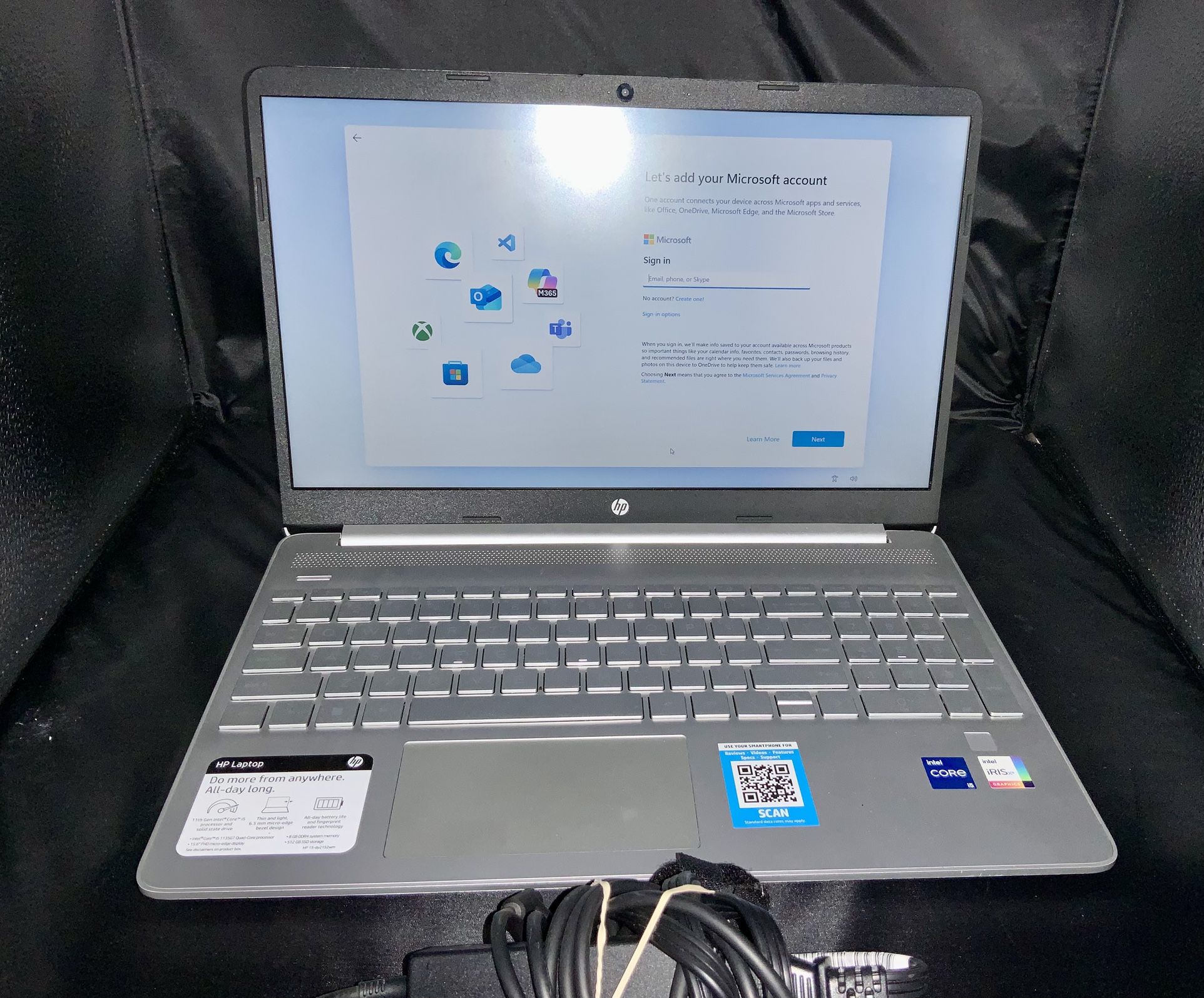 HP Laptop 17’ Screen 128GB W/ Charger