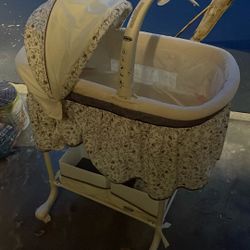 Bassinet Free