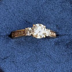 3 DIAMOND SETTING ENGAGEMENT RING - 14K yellow gold three-stone size 7.75