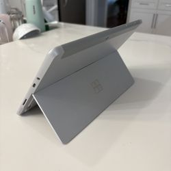 Surface Go 2 (in great condition)
