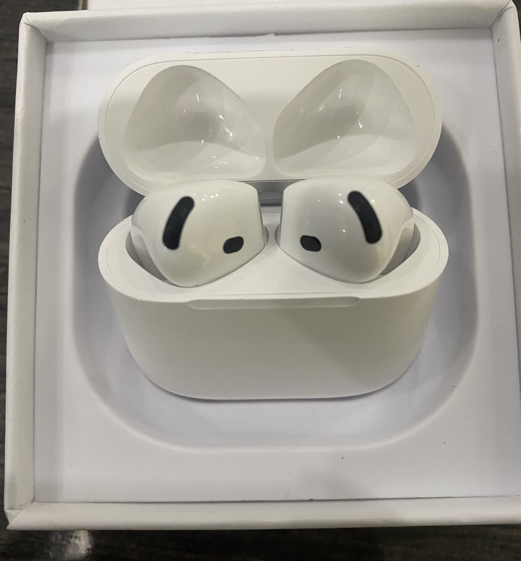 AirPod 4 