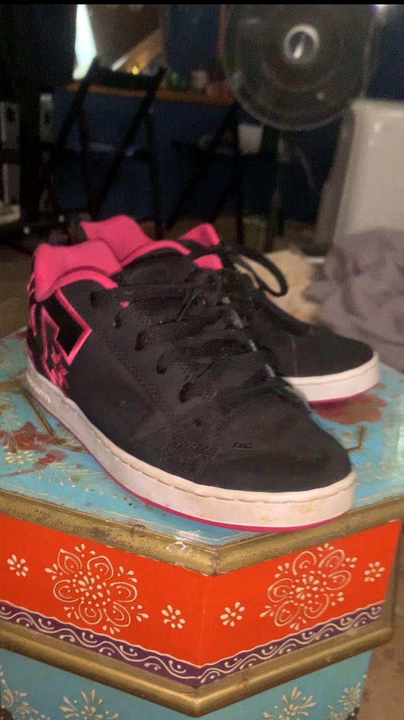 black & pink dcs