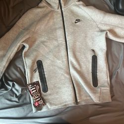 Grey Nike Tech Size M