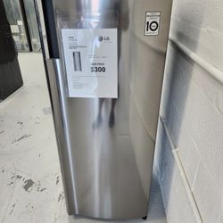 Mini Freezer Brand New Warranty Scratch And Dents 