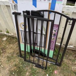 INGENUITY Thruway 52W Series Hands-Free GlideOpen Pressure/Hardware Mounted Pet and Baby Gate, 24"-5