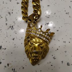 Necklace With Pendant 