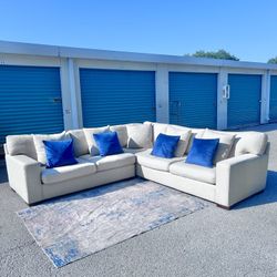 Beige Sectional Couch, free delivery!!🚚 