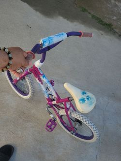 Girl Huffy  bike in good working condition