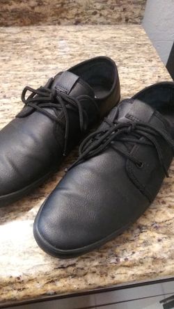APT.9 SIZE 8 MEN'S DRESS SHOES