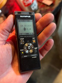 Olympus WS-853 Digital Voice Recorder - 4.1 cm (1.6") LCD - 8 GB Flash Memory