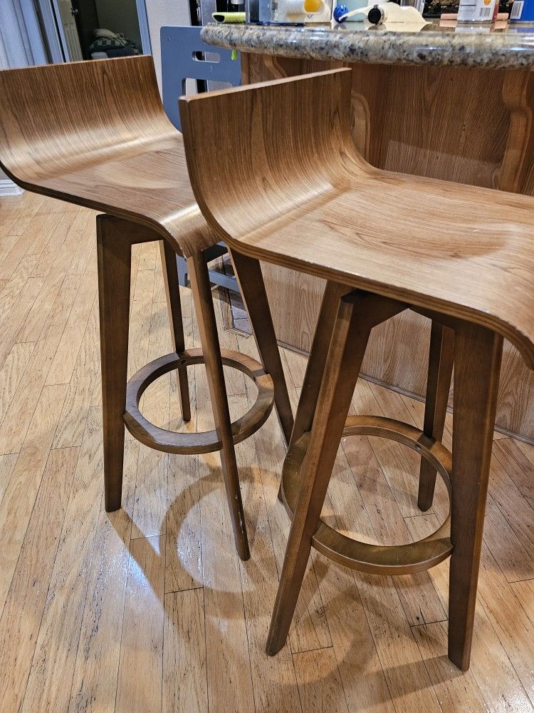 Dery Swivel Bar & Counter Stool