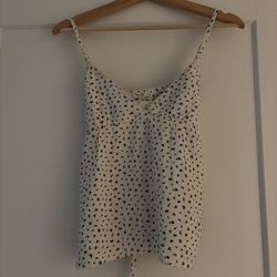 Brandy Melville Top - New with Tags ($16.00 - originally $26.00) 