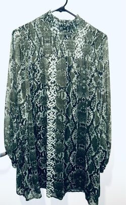 H&M green and black snake print long-sleeve top