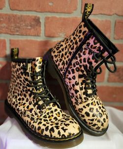 Dr. Martens Combat Boots. Leopard Pint. Zip Up. 