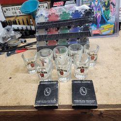 POKER BUNDLE
1. 4 RACKS NEW SEALED
2. 8 JIM BEAM SHOT GLASSES
3. 2 packs of vintage las vegas cards