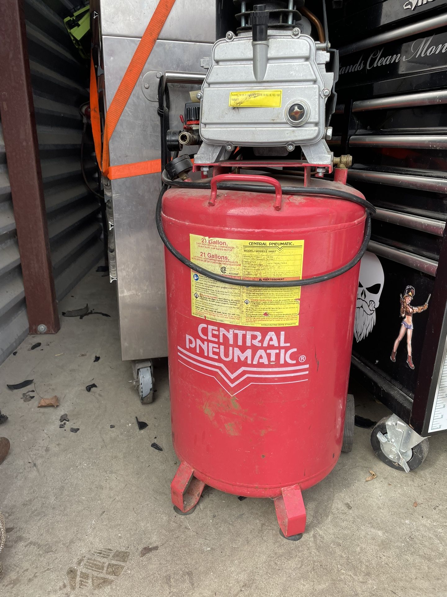 Air Compressor With Hose Reel