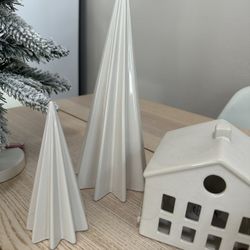 Tree and Christmas decoration