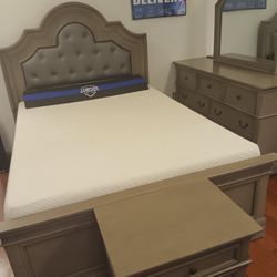 *Bedroom Special!!!*---Attractive Frisco Queen/King Bedroom Sets---From $899!!!---Delivery And Financing🫡
