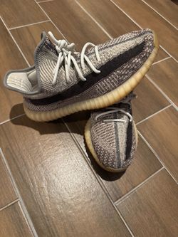 Yeezy zyon size 10.5 use