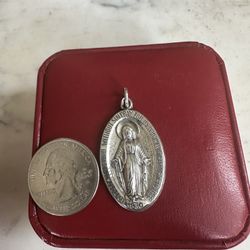 Vintage 925 Sterling Silver Virgin Mary Pendant , Nice Size , Not Small , Beautiful!! Marked Sterling 