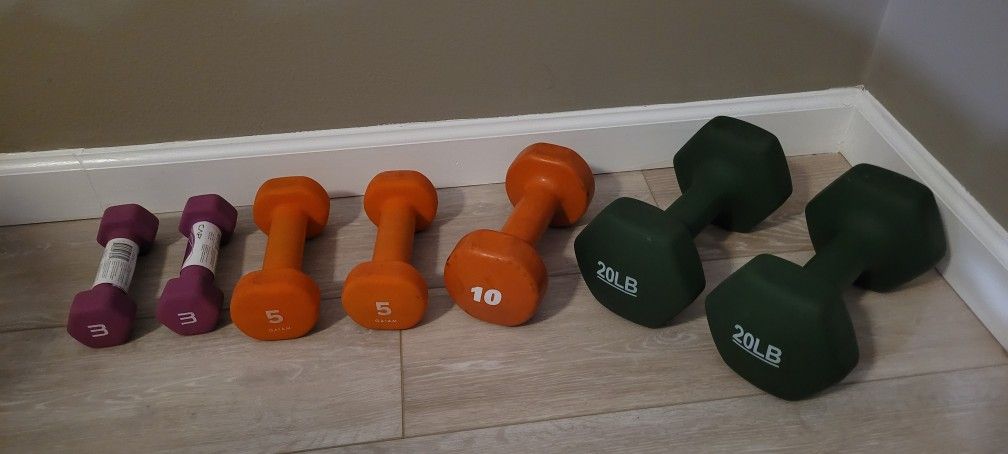 Dumbell Weights 2x 3lb 2x 5lb 1x 10lb 2x 20lb