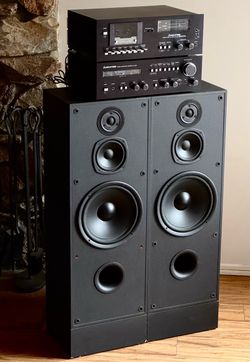 Vintage MGA DA-U520 Stereo Integrated Amplifier (Japan), DT-520 Cassette Deck, M-FS10 Tower Speakers - MINT