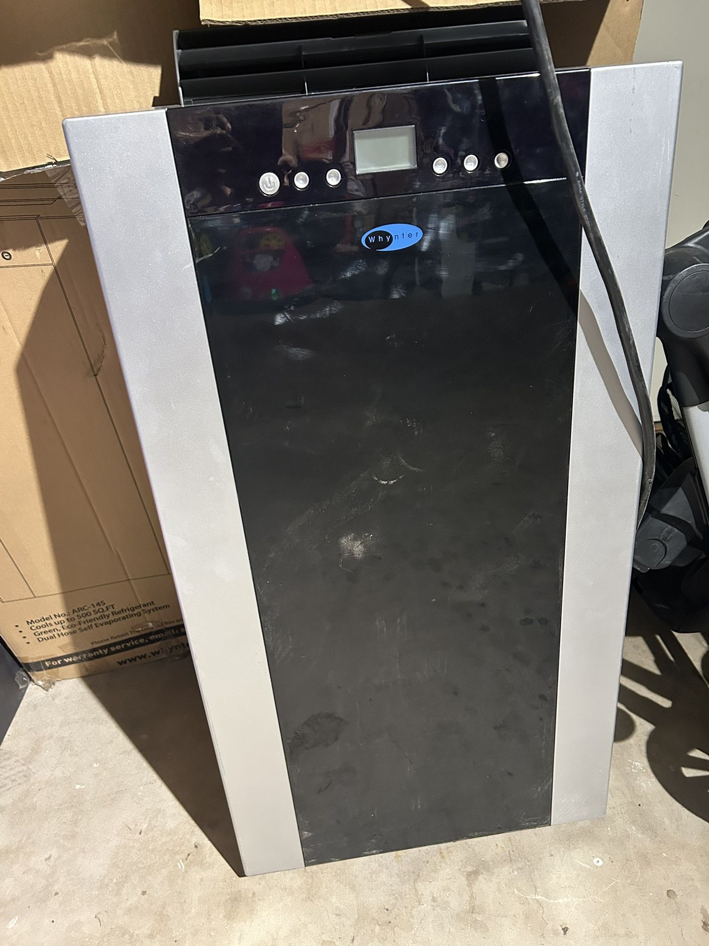 NOT WORKING - NEED REPAIR -Whynter 9,500 BTU Portable Air Conditioner Cools 500 sq. ft. with Dehumidifier (FOR PARTS _OBO)