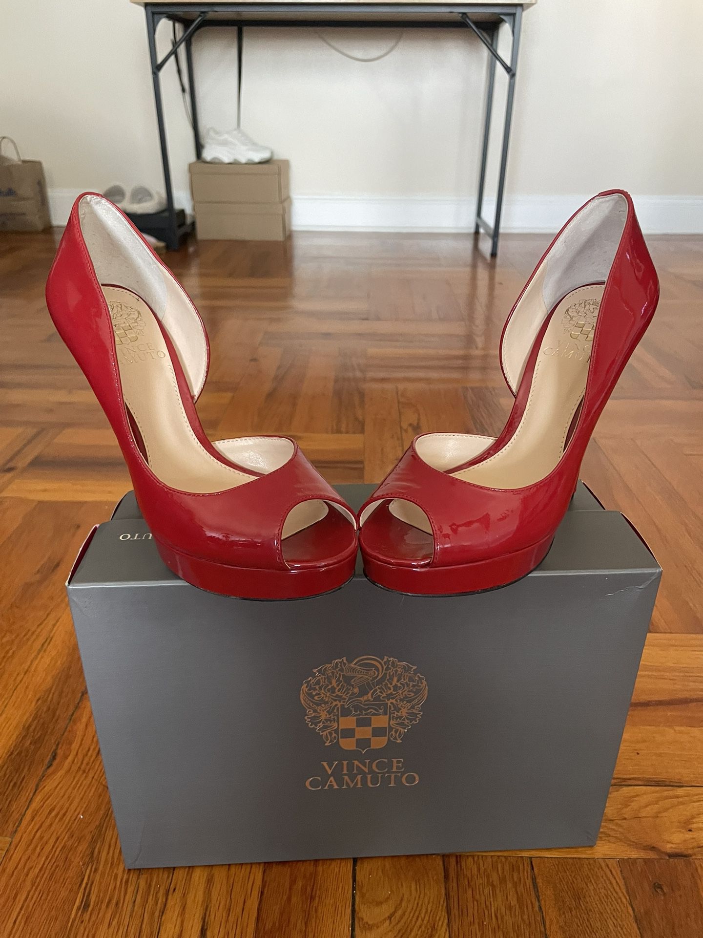 VINCE CAMUTO WOMENS HEELS SIZE 5.5