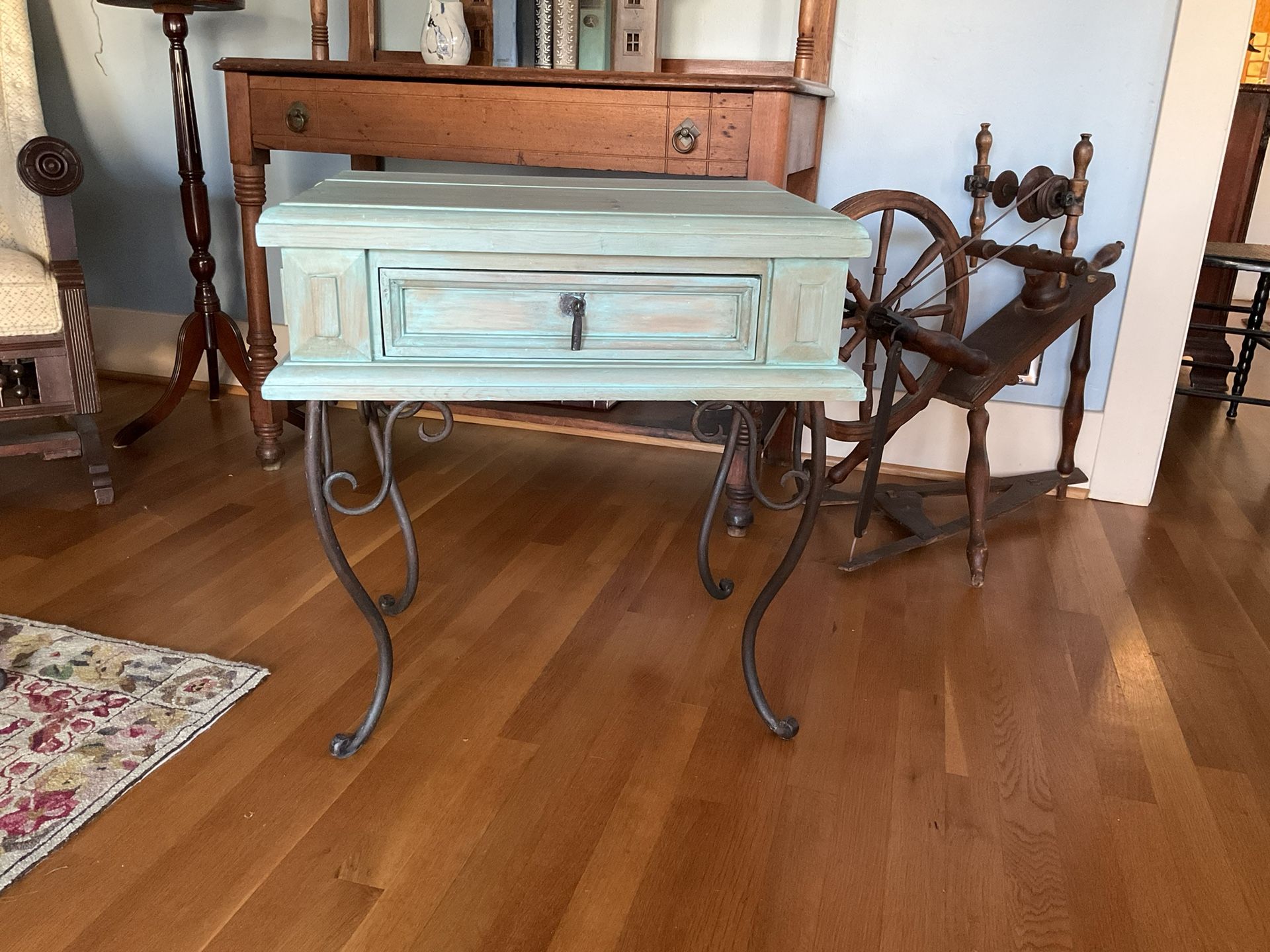Rustic Mexican Pine Corona Style End / Side Table