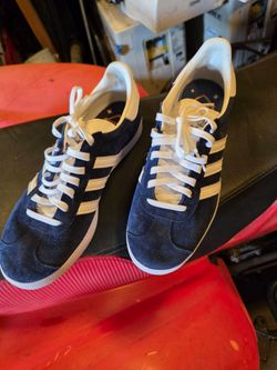 Mens adidas size 6 would fit womens size 7 as well