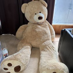 Big Stuff Teddy Bear. 9’-0 Tall 4’-0 Wide $160. Obo
