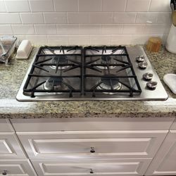 4 Burner Gas Range
