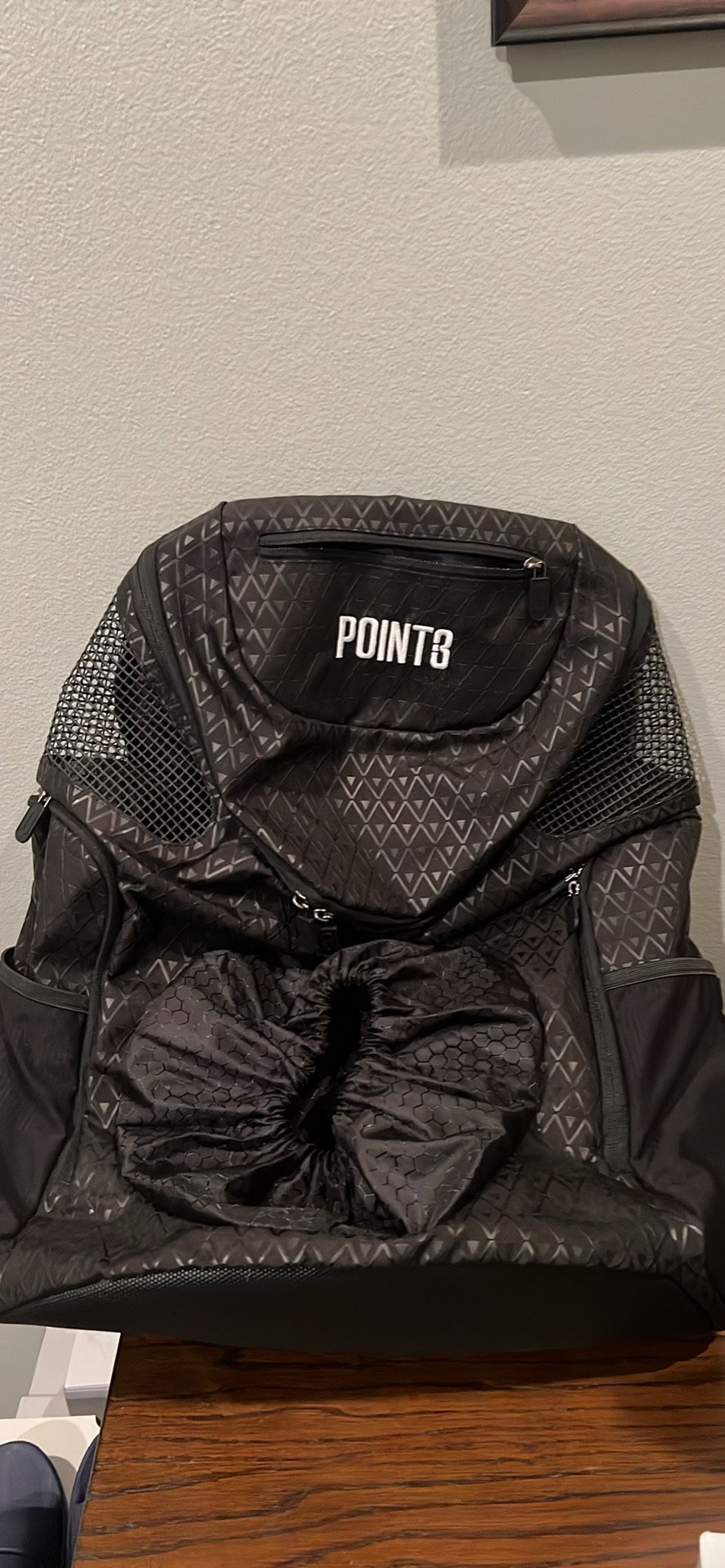 Point3 basketball backpack
