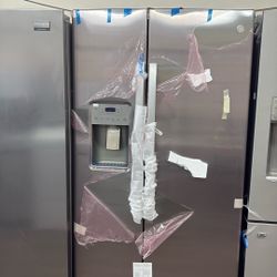 G E Side / Side  Water And Ice  New