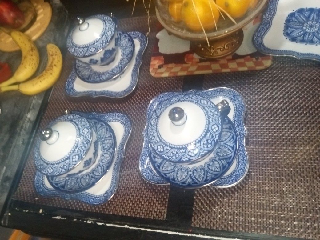 Bombay Tea cups wild lids and saucer ,square plate