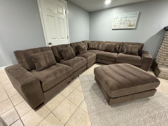 FREE DELIVERY AND INSTALLATION - 🚚 Brand New in Box 📦 Brown 7 Pieces Modular Set